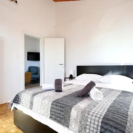 Apartment Sea & Mountain View By Brane