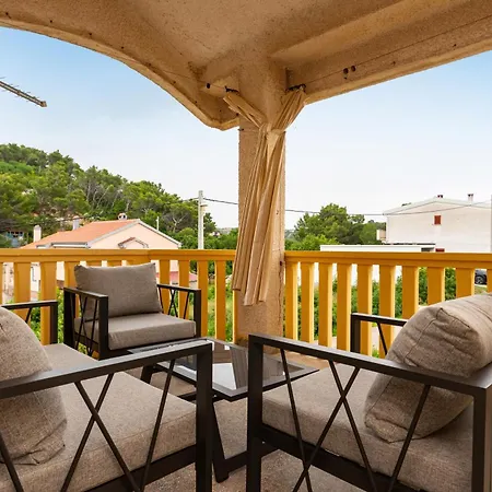 Apartment Sea & Mountain View By Brane Novigrad (Dalmatia)